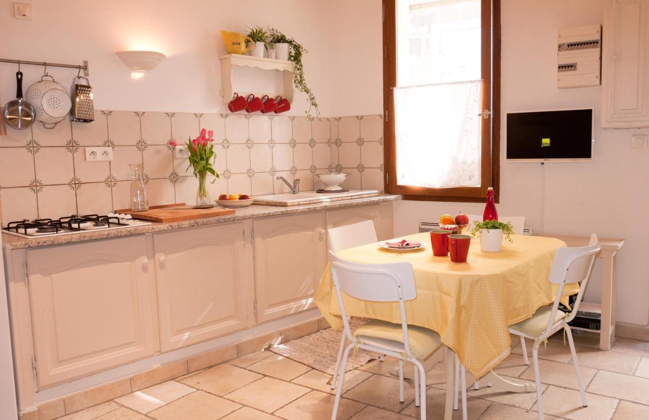 La Maison D'Eloise Арл Екстериор снимка